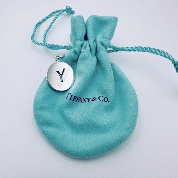 Tiffany & Co. Letter Y Round Tag Initial Charm in Sterling Silver with Pouch - Picture 8 of 8